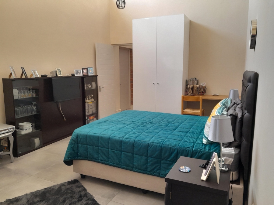 To Let 1 Bedroom Property for Rent in Pinelands Western Cape